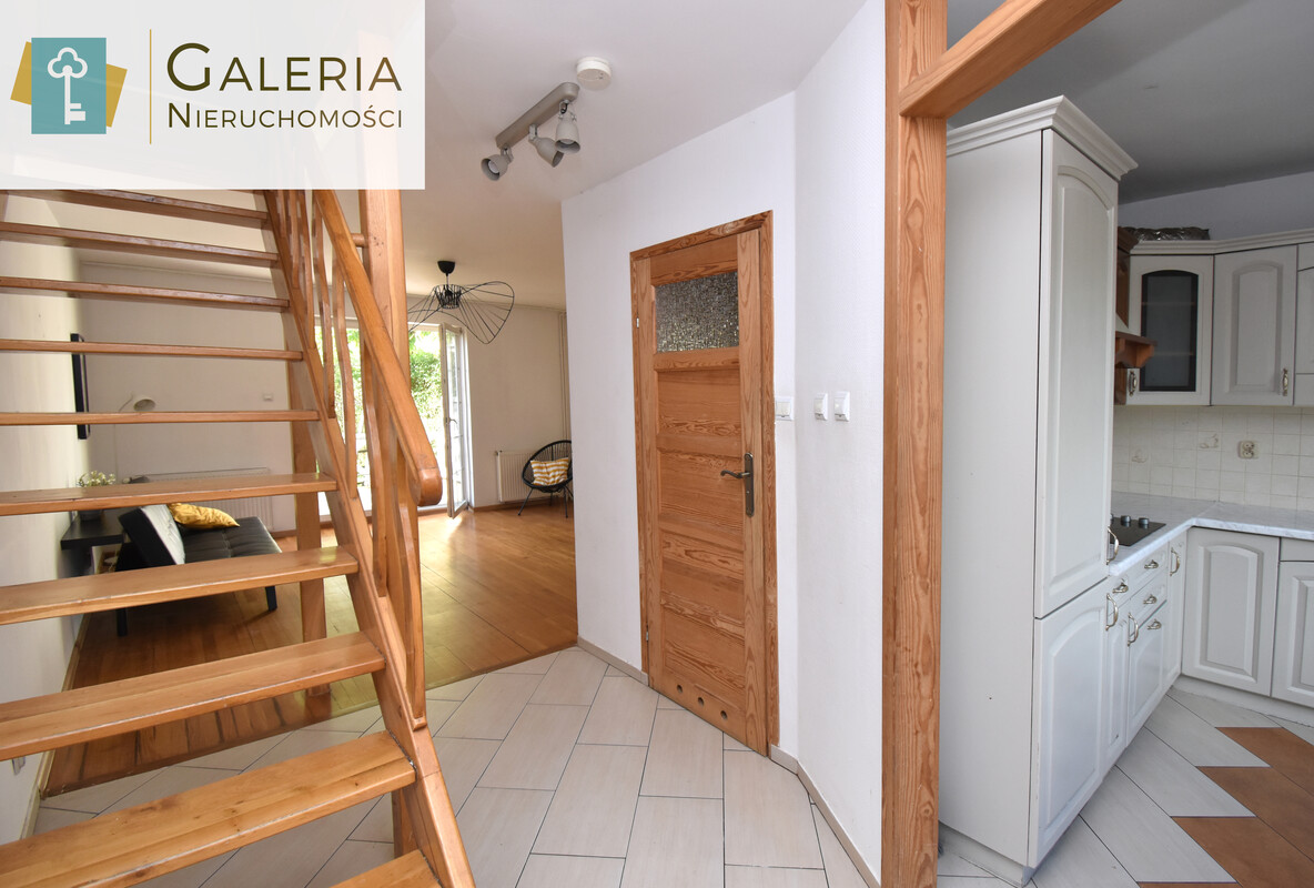 Elbląg GALERIA NIERUCHOMOŚCIZ pasji i miłości do nieruchomościNa sprzedaż: Czteropokojowy dom w zabudowie szeregowej