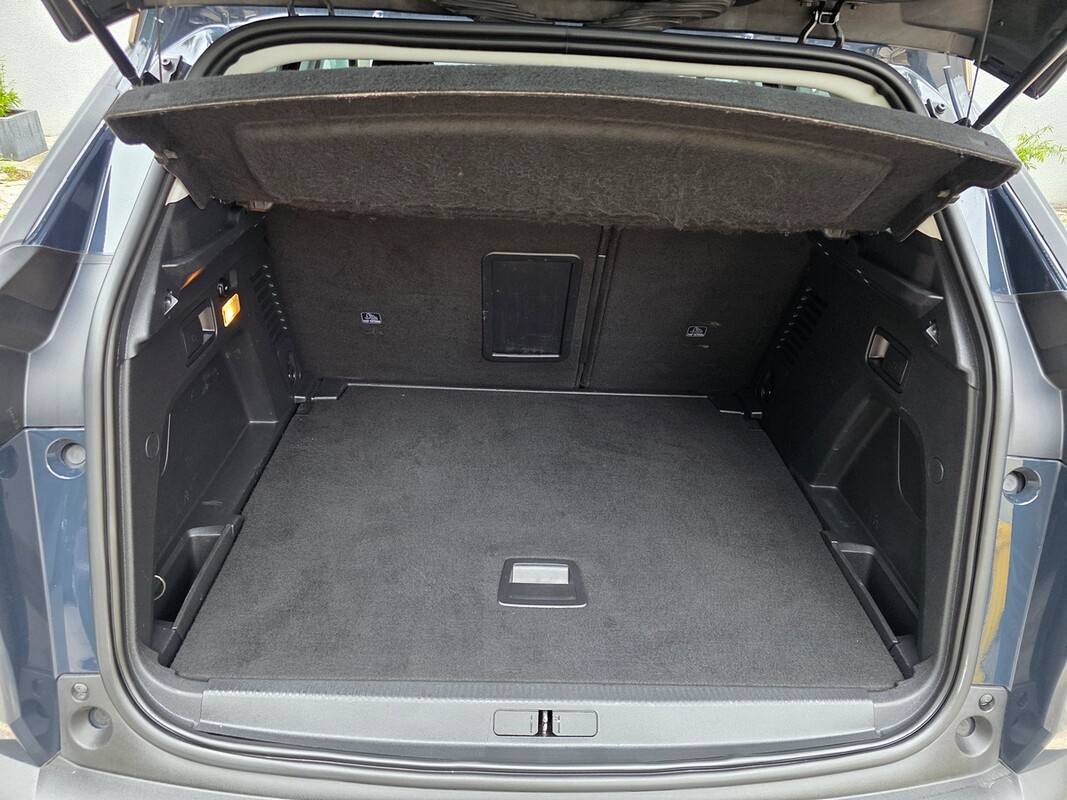 Elbląg Peugeot 3008,benzyna, 2020 - pełna opcja wyposażenia AUTOMATŁadne zadbane auto, wizualnie bardzo ładnie się