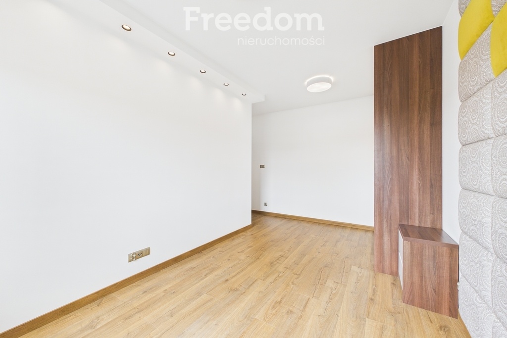 Elbląg FREEDOM NIERUCHOMOŚCIWynajmę mieszkanie - Elbląg, Nowogródzka. Komfortowy apartament z garażem i dużą
