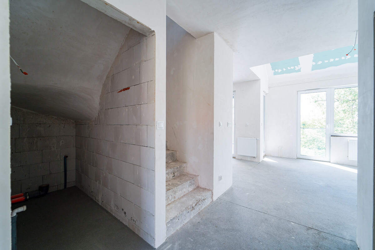 Elbląg KINGDOM NIERUCHOMOŚCI BLISKO CIEBIENA SPRZEDAŻ NOWOCZESNY DWUPOZIOMOWY 4-POKOJOWY APARTAMENT W STANIE