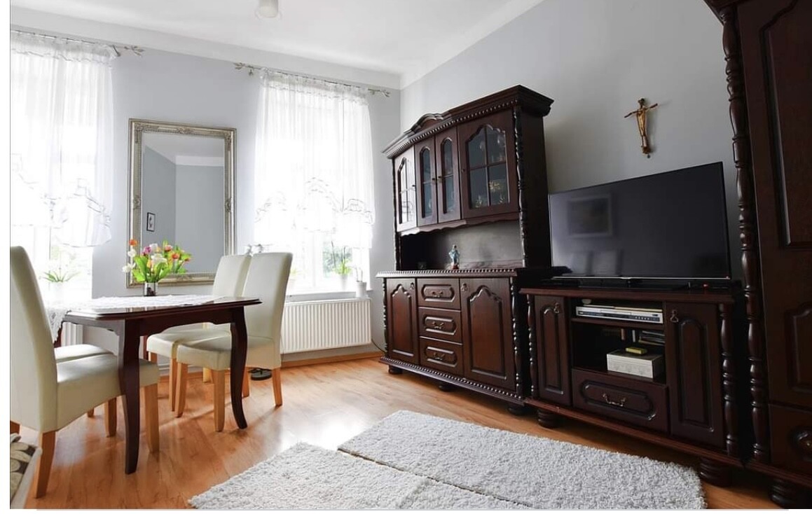 Elbląg Sprzedam mieszkanie na parterze w kamienicy 74m2.