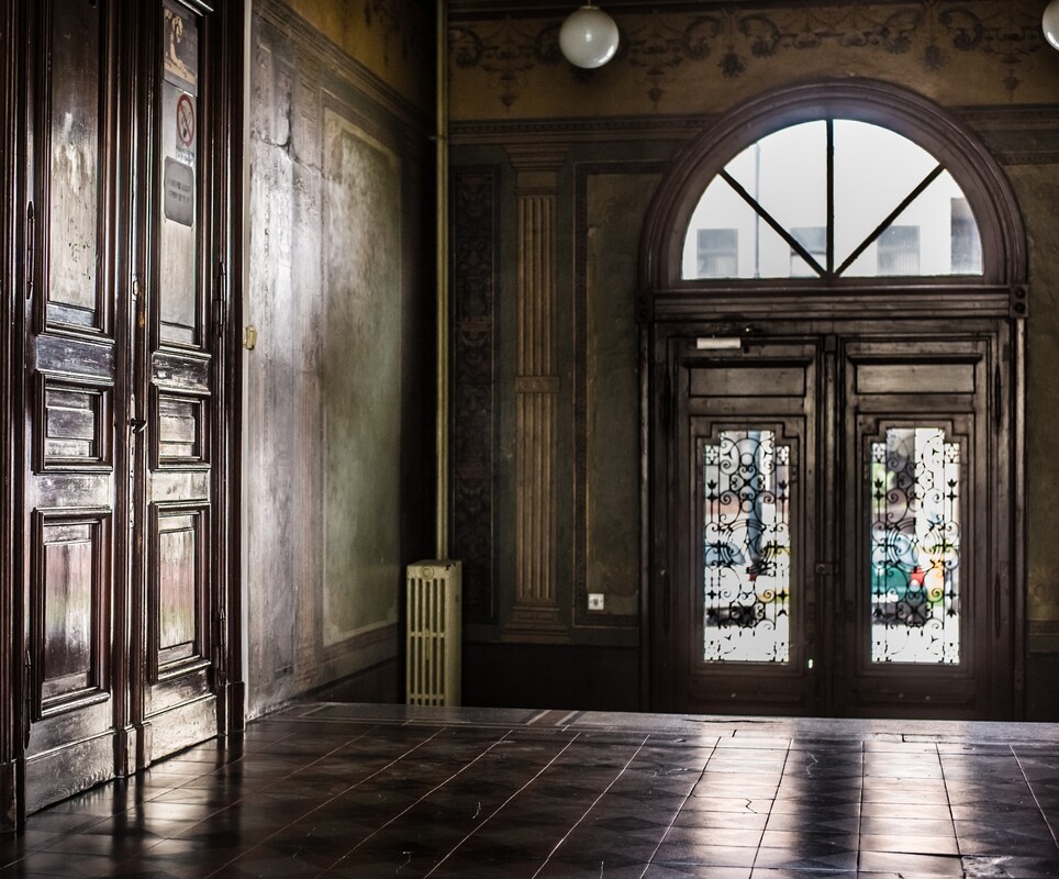 Elbląg klimatyczny lokal w zabytkowym pałacyku do wynajęcia trzy pomieszczenia biurowe o pow.67m²  *sala