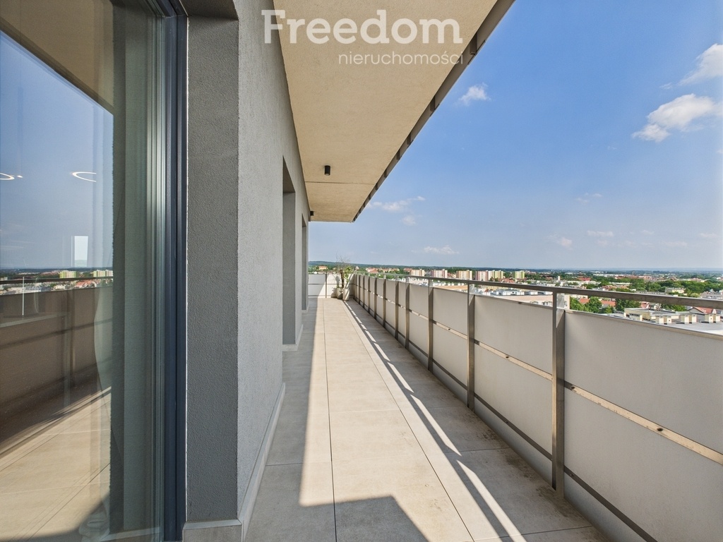 Elbląg FREEDOM NIERUCHOMOŚCIWynajmę mieszkanie - Elbląg, Królewiecka. Wyjątkowe 125 m² z tarasem 60 m² i dwoma