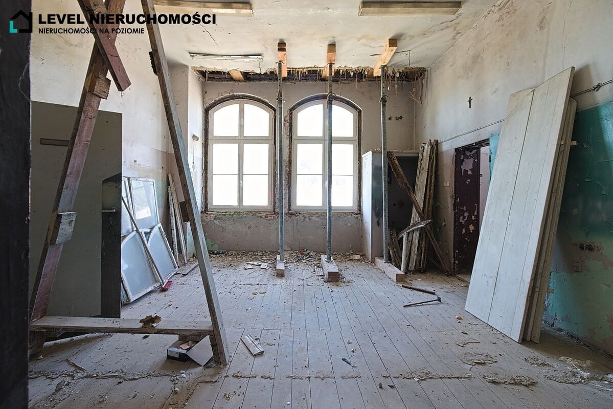 Elbląg LEVEL NIERUCHOMOŚCI Dawny dworzec w Tolkmickuul. Morska NIERUCHOMOŚCI NA POZIOMIE