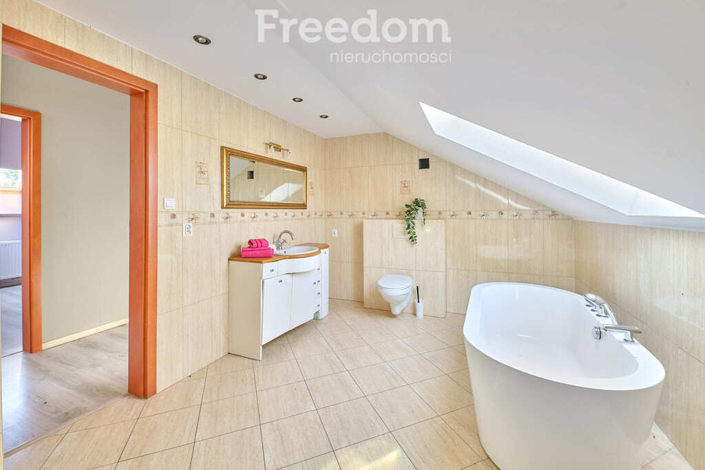 Elbląg FREEDOM NIERUCHOMOŚCISprzedam dom - Elbląg, Freta. Wymarzony dom z możliwością prowadzenia biznesu –