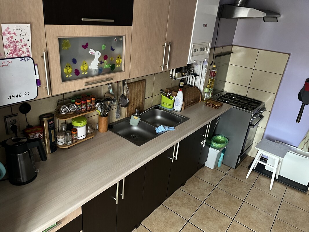 Elbląg Sprzedam 2 pokojowe mieszkanie o powierzchni ok 40m2 położone przy ulicy Wiejskiej w Elblągu.