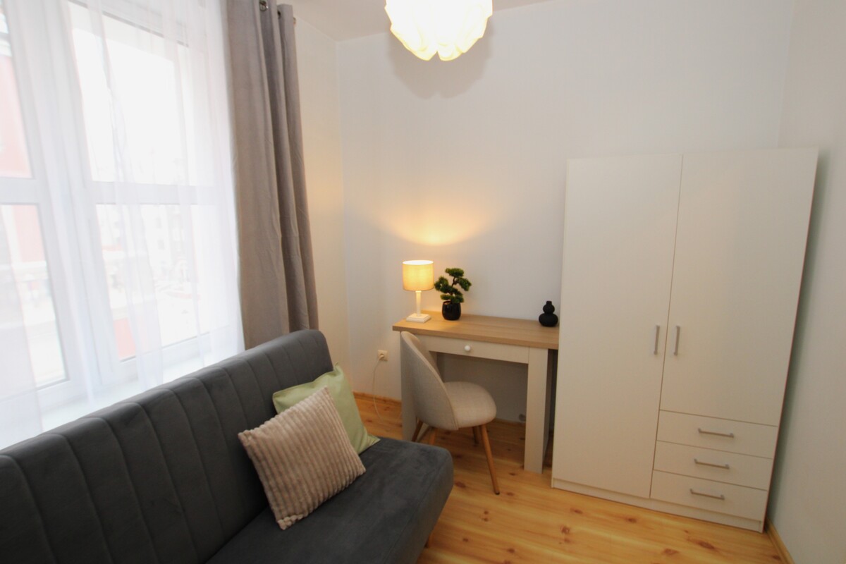 Elbląg NIERUCHOMOŚCI ANNA KRASZEWSKA Mieszkanie 3-pokojowe na Starym Mieście ul. Stary Rynek