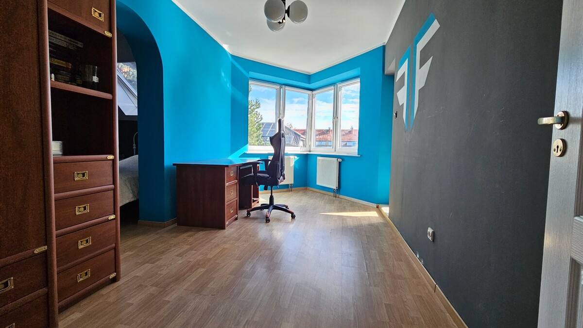 Elbląg BIURO NIERUCHOMOŚCISZULC& SZULCPowierzchnia domu: 320 m2Powierzchnia działki: 472 m2Dom w Elblągu przy ul.