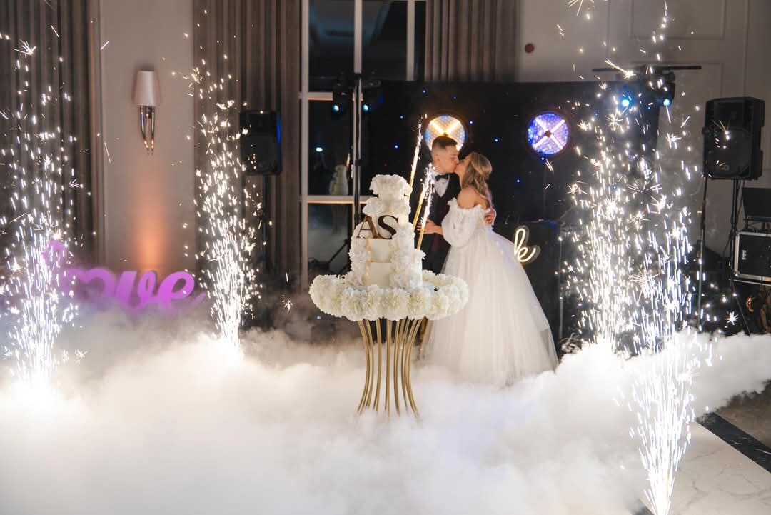 Elbląg Agencja Artystyczna GESEK GRAMY JUŻ 19 LAT ! Oprawa muzyczna: STUDNIÓWKI, WESELA, POPRAWINY, IMPREZY