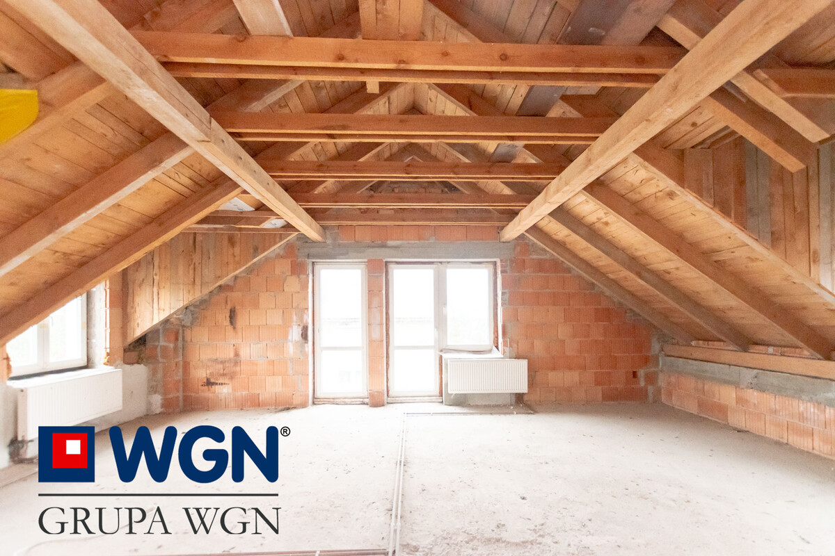 Elbląg WGN Nieruchomości oddział Elbląg przedstawia Państwu dom w zabudowie szeregowej z lokalem użytkowym o