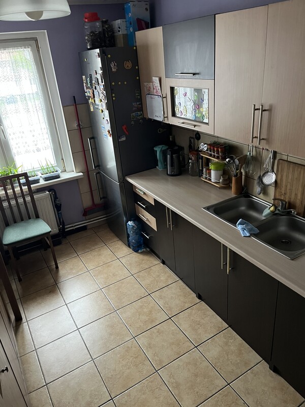Elbląg Sprzedam 2 pokojowe mieszkanie o powierzchni ok 40m2 położone przy ulicy Wiejskiej w Elblągu.