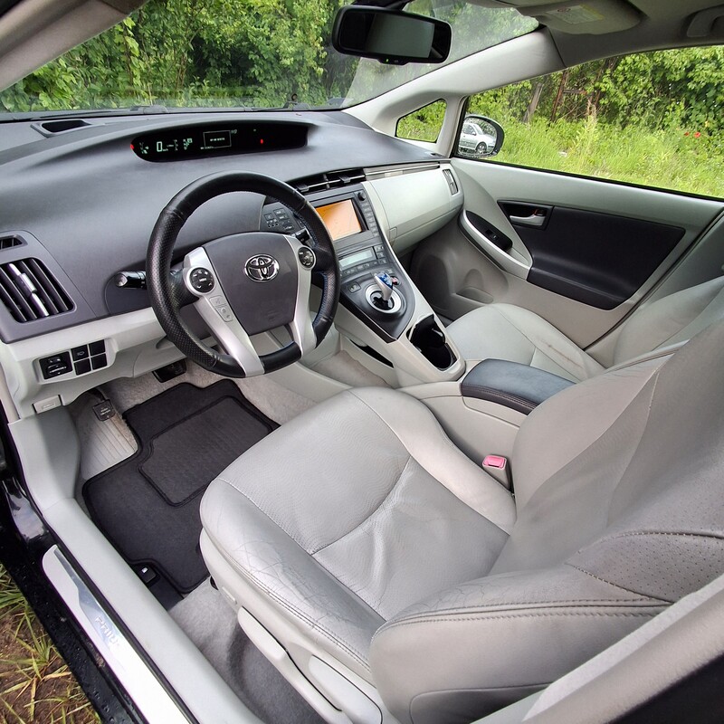 Elbląg Sprzedam Toyota Prius 3 1.8 99KM Hybrid 2009r. Sprowadzona Zarejestrowana Garażowana Czarna Alu17 Skóra Navi