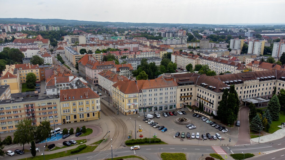 Elbląg TO MY SPRZEDAJEMYNIERUCHOMOŚCI W TYM MIEŚCIEBIURO NIERUCHOMOŚCIAMERICAN HOMEWYNAJMĘ - LOKAL - 1