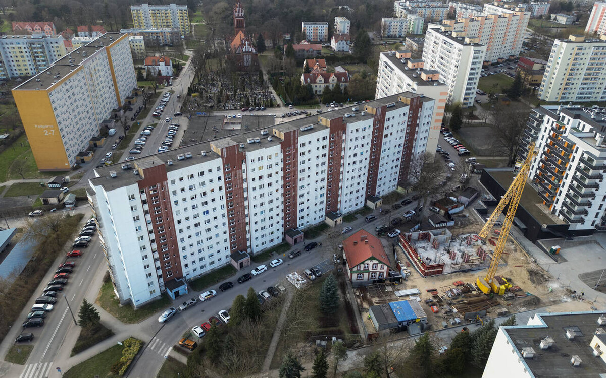 Elbląg MIESZKANIE NA SPRZEDAŻ, ELBLĄG UL. KASPRZAKA 1,3 POKOJE + SALON Z ANEKSEM KUCHNNYM, 1 PIĘTRO, 59,6M2.
