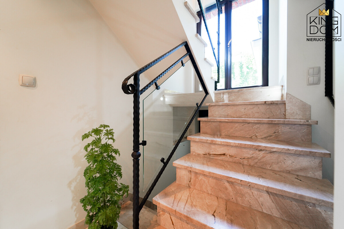 Elbląg 👑🏠 KINGDOM 🏠👑NIERUCHOMOŚCI BLISKO CIEBIE EKONOMICZNY DOM