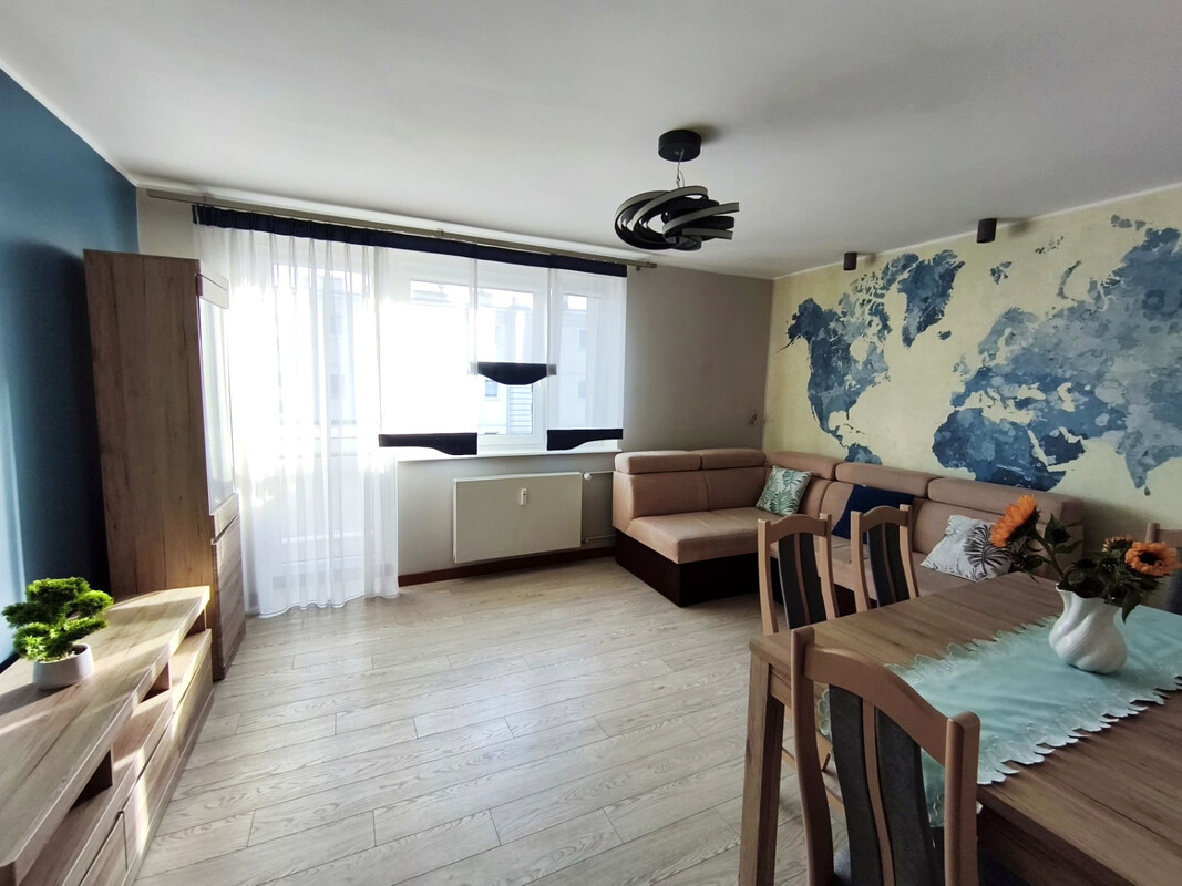 Elbląg Przestronne, umeblowane mieszkanie 3-pokojowe – 63 m², duży balkon i piwnica | Elbląg