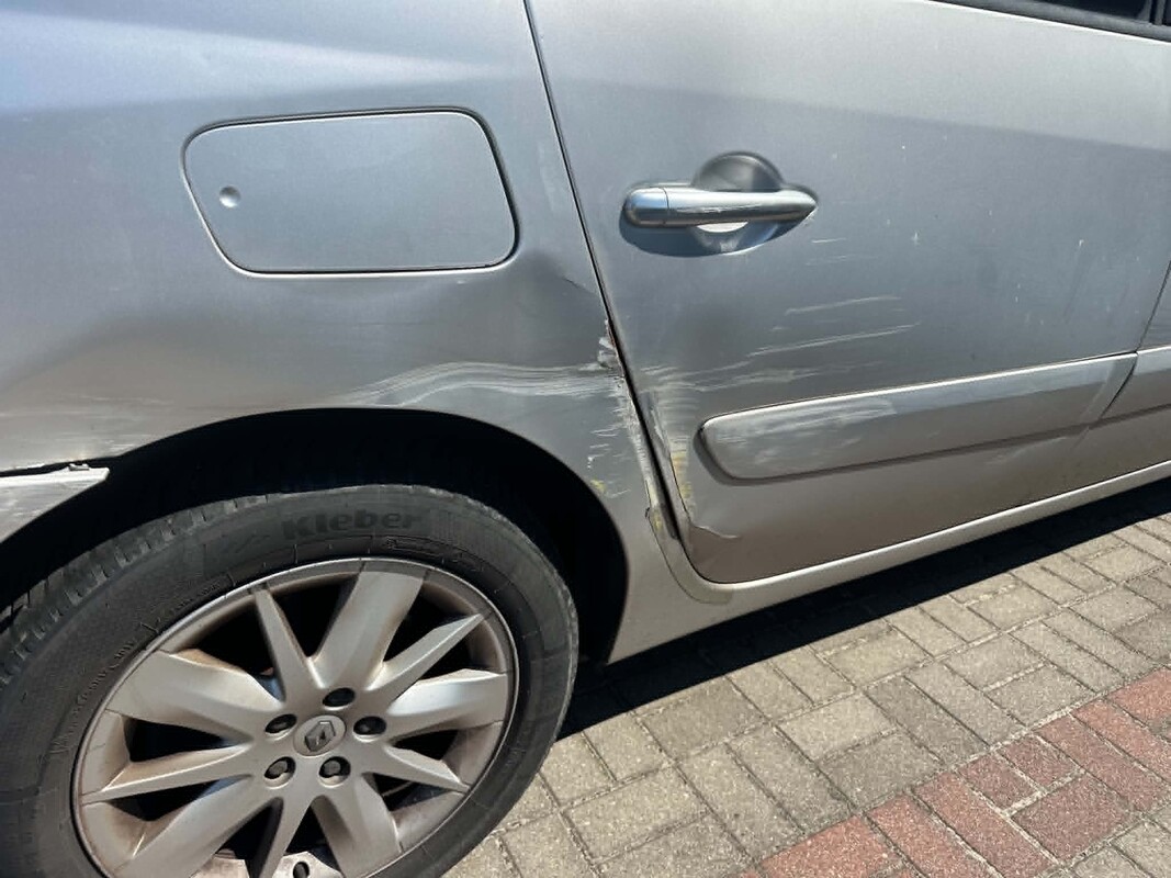 Elbląg Sprzedam w DOBREJ CENIE - RENAULT ESPACE Samochód jest sprawny i na chodzie. Kilka rzeczy do zrobienia.