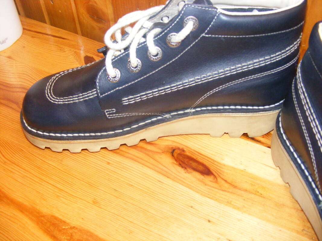 Elbląg Okazja!! sprzedam damskie botki skórzane Kickers nowe nie uzywane w oryginalnym kartonie buty unisex dla