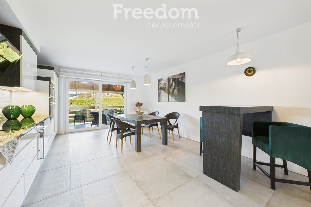 Elbląg FREEDOM NIERUCHOMOŚCISprzedam dom - Elbląg, Skierniewicka. Marzysz o życiu w spokojnej okolicy, ale z