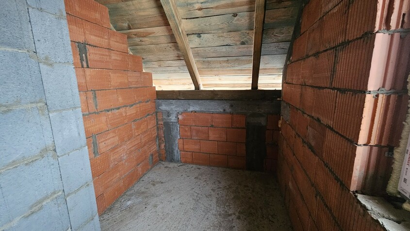 Elbląg BIURO NIERUCHOMOŚCISZULC& SZULCPowierzchnia działki: 700 m2Dom na sprzedaż w stanie surowym zamkniętym w