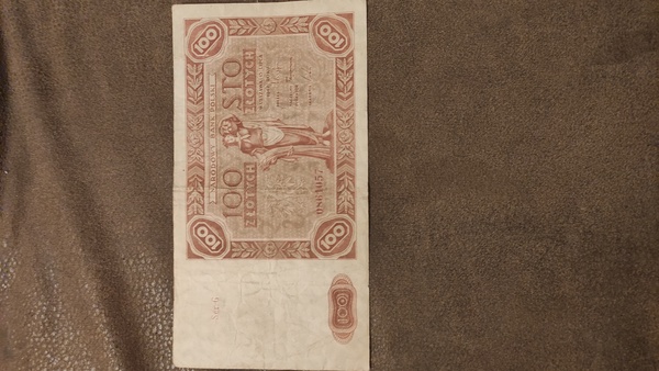 Elbląg Sprzedam banknot 100 zł z datą 15 lipca 1947 roku. Jest to autentyczny banknot z tamtego okresu, wydany przez