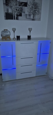 Elbląg Sprzedam meble, komoda dl163,wys114gl39 podświetlenie led. Mebloscianka dl 3m(dół 3 szafki po 1m gl45,5