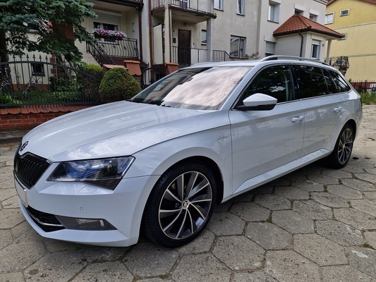 Elbląg Skoda Superb2.0 TDI ( 190 km )Model 2017Automatyczna Skrzynia BiegówPanoramiczny dachNapęd 4 x 4Wersja Laurin