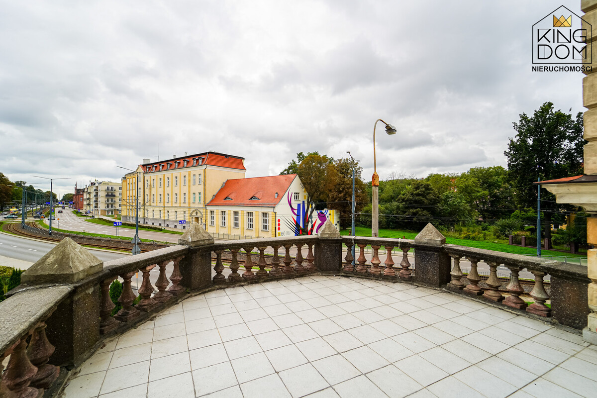 Elbląg KINGDOM NIERUCHOMOŚCI BLISKO CIEBIEPAŁACYK ZACISZE – XIX-WIECZNA WILLA W SERCU ELBLĄGAWYJĄTKOWY OBIEKT