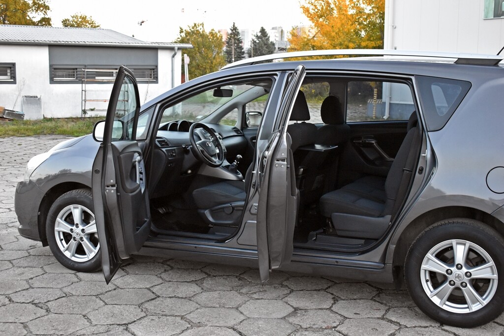 Elbląg . TOYOTA VERSO II 2009 ROKWersja 7-osóbSkrzynia manualna 6 biegówSalon PolskaSilnik 2.0 na łańcuszku rozrząduAuto