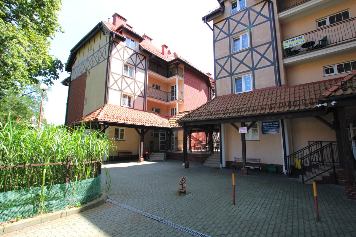 Elbląg NIERUCHOMOŚCI ANNA KRASZEWSKAApartament 2-pokojowy w Krynicy Morskiej 500 metrów od plażyul. Portowa