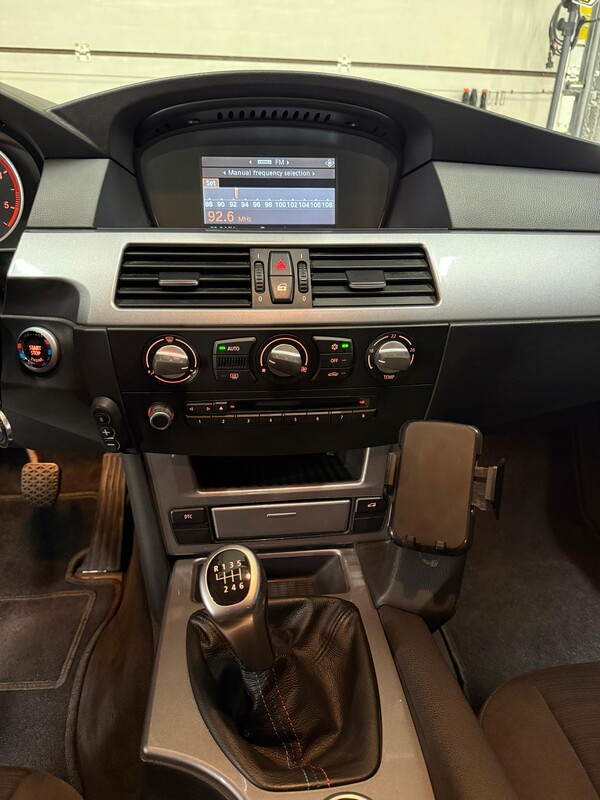 Elbląg BMW E60 2007 – zadbane, jeden właściciel w PL, 2 komplety kół