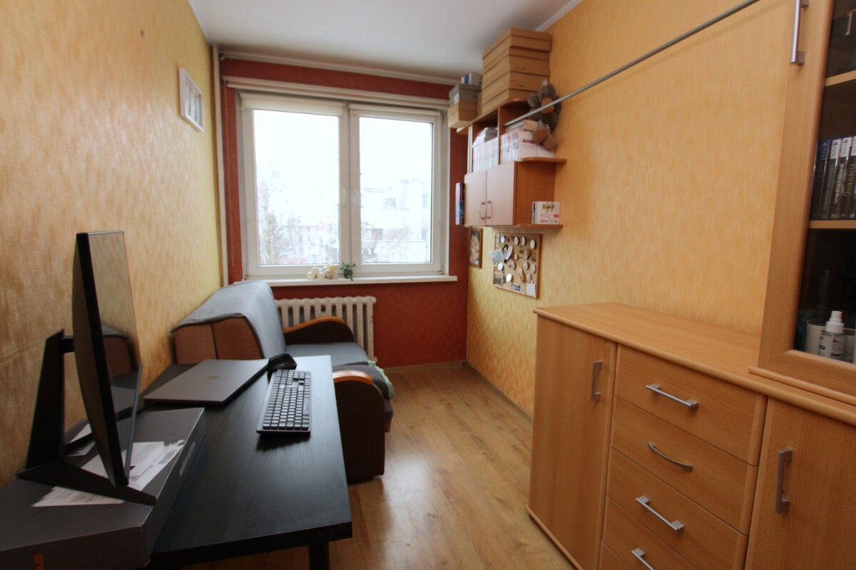 Elbląg NIERUCHOMOŚCI ANNA KRASZEWSKA Mieszkanie 4-pokojowe na drugim piętrze w blokuz zasobów SM,