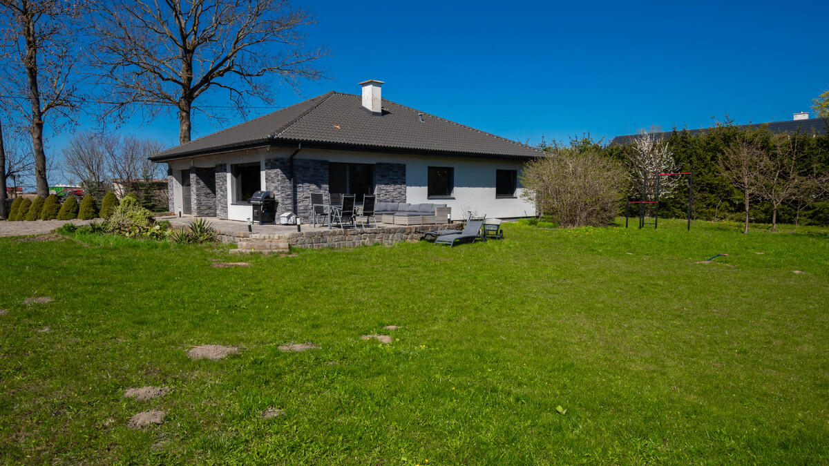 Elbląg * * * ABC NIERUCHOMOŚCI * * * POLECAMY! NOWOCZESNY, WOLNOSTOJĄCY DOM PARTEROWY Z PRZEPIĘKNYM OGRODEMo