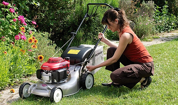 Elbląg Techtrans prezentuje:Kosiarka spalinowaSTIHL RM 253 TNapęd - 51 cm szerokość  WYPRZEDAŻ!!!Cena detaliczna: