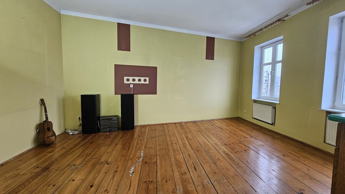 Elbląg BIURO NIERUCHOMOŚCISZULC& SZULCMieszkanie - Elbląg ul. GrunwaldzkaPowierzchnia: 120 m2Mieszkanie w