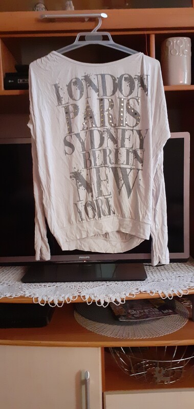 Elbląg Sprzedam odzież damską widoczna na zdjęciach za symboliczne 30zl. .. .. .ciuszki bez dziur I plam. .. .. .. ..