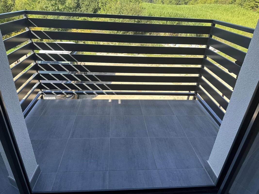 Elbląg Z okazji Świąt Bożego Narodzenia życzymy spokoju, radości i rodzinnego ciepła. Niech Nowy Rok 2026 przyniesie