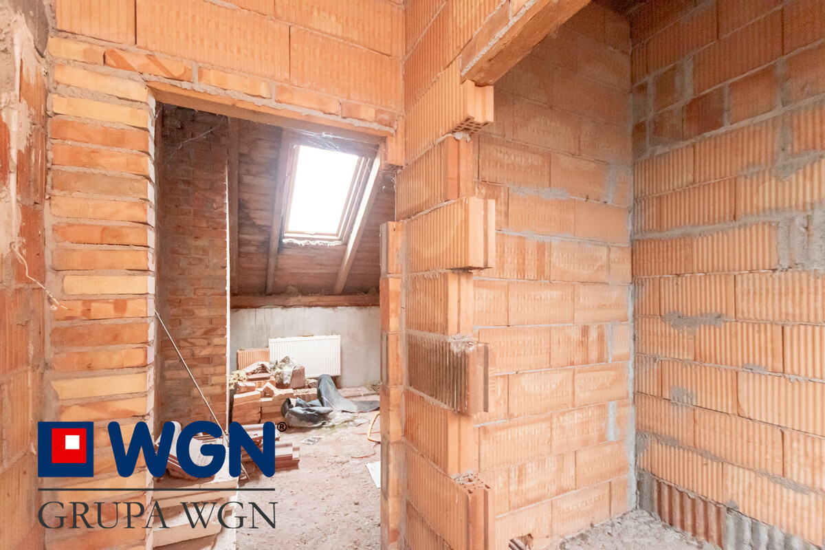 Elbląg WGN Nieruchomości oddział Elbląg przedstawia Państwu dom w zabudowie szeregowej z lokalem użytkowym o