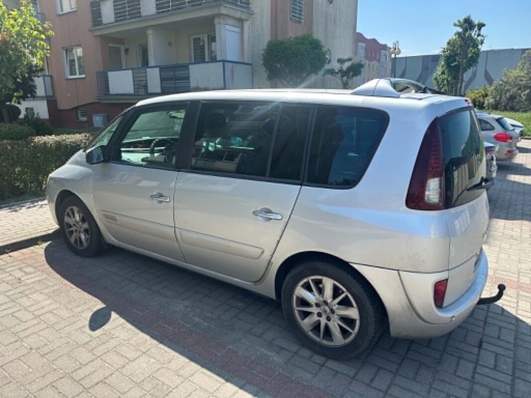 Elbląg Sprzedam w DOBREJ CENIE - RENAULT ESPACE Samochód jest sprawny i na chodzie. Kilka rzeczy do zrobienia.