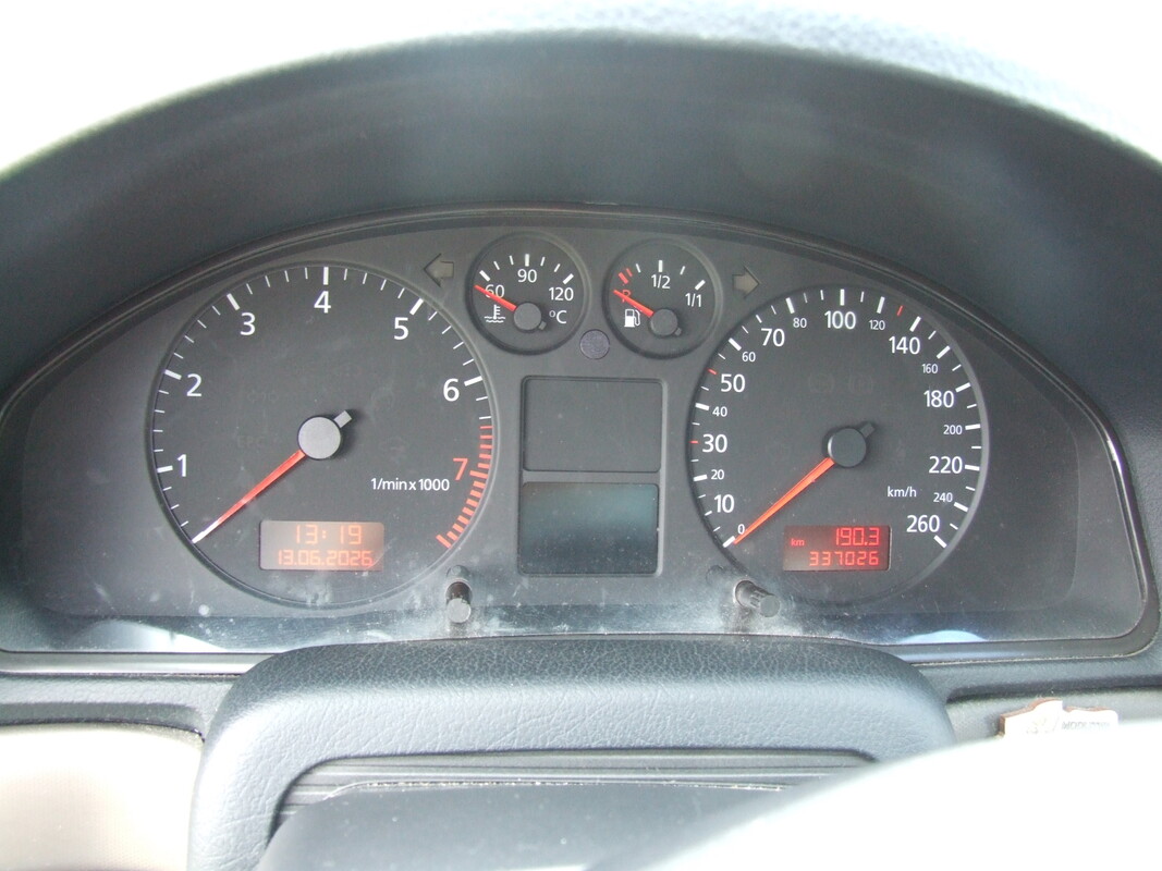 Elbląg 🚗 AUDI A4 B5 KOMBI – 1.6 BENZYNA, 102 KM, 2001 r. Idealny samochód rodzinny w świetnej cenie!