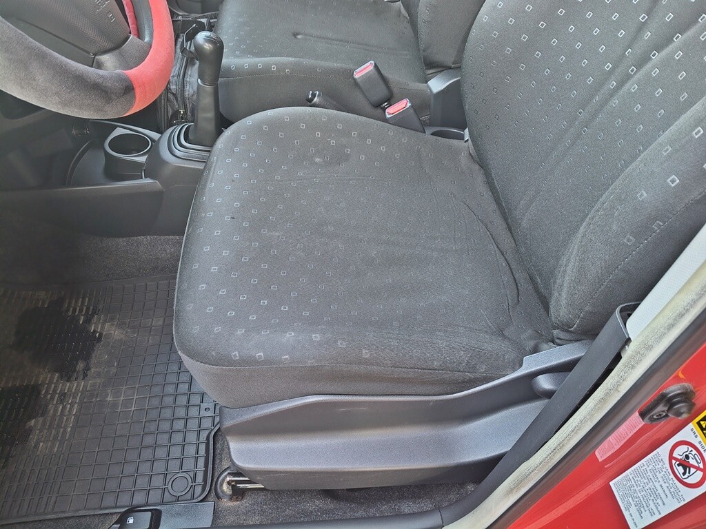 Elbląg TOYOTA YARISSilnik : 1.0 69KMZarejestrowana i opłacona