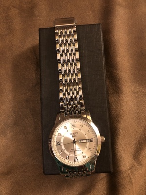 Elbląg Zegarek Deblve 1898,na ręke w kolorze srebrnym. Zegarek rzadko noszony, jest w stanie bardzo dobrym. Sprzedam