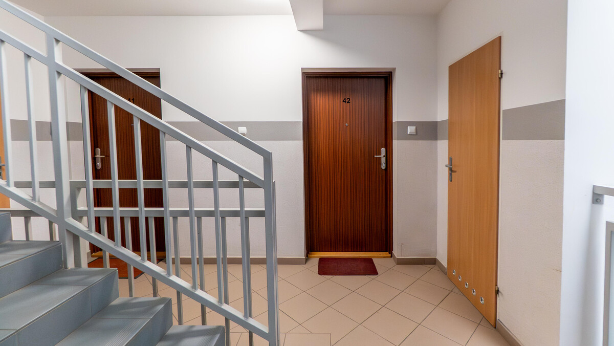 Elbląg TO MY SPRZEDAJEMYNIERUCHOMOŚCI W TYM MIEŚCIEBIURO NIERUCHOMOŚCIAMERICAN HOMEFOR SALE - 2 POKOJE - 3