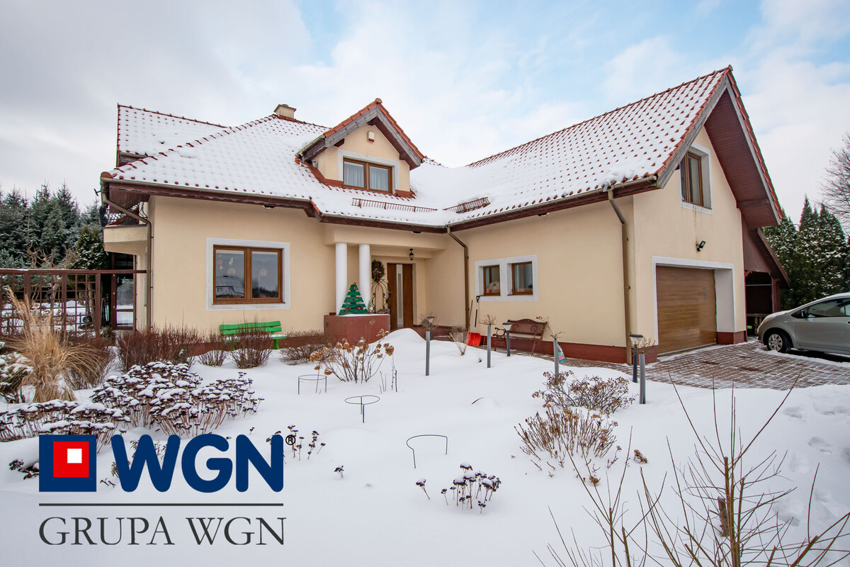 Elbląg WGN Nieruchomości oddział Elbląg prezentuje dom wolnostojący położony przy ul. Lipowa na osiedlu Dąbrowa. Tylko