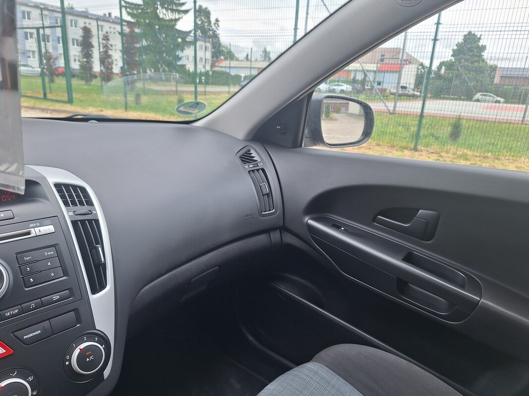 Elbląg Kia Ceed 1.4 CVVT 90 KM | Benzyna | Manual | Spirit |
Oferuję do sprzedaży Kia Ceed z 2011
