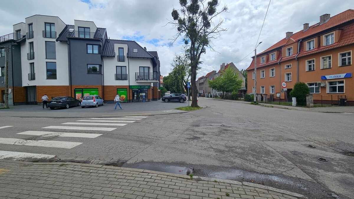 Elbląg BIURO NIERUCHOMOŚCISZULC& SZULCMieszkanie 3 pokoje - Braniewo, ul. Armii KrajowejPowierzchnia mieszkania: