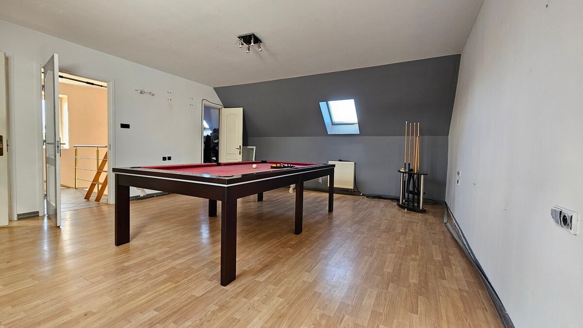 Elbląg BIURO NIERUCHOMOŚCISZULC& SZULCPowierzchnia domu: 320 m2Powierzchnia działki: 472 m2Dom w Elblągu przy ul.