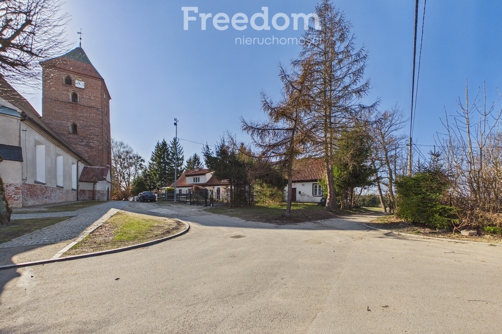 Elbląg FREEDOM NIERUCHOMOŚCISprzedam dom - Młynary, Kościelna. Dom z potencjałem w spokojnej okolicy –