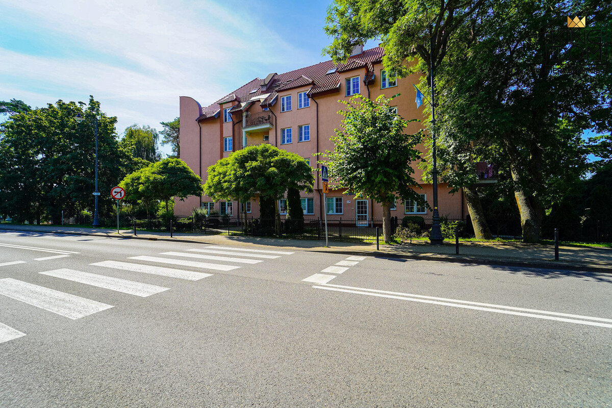 Elbląg KINGDOM NIERUCHOMOŚCI BLISKO CIEBIEUSTAWNE 2-POKOJOWE MIESZKANIE Z BALKONEM I GARAŻEMUSYTUOWANE NA DWÓCH