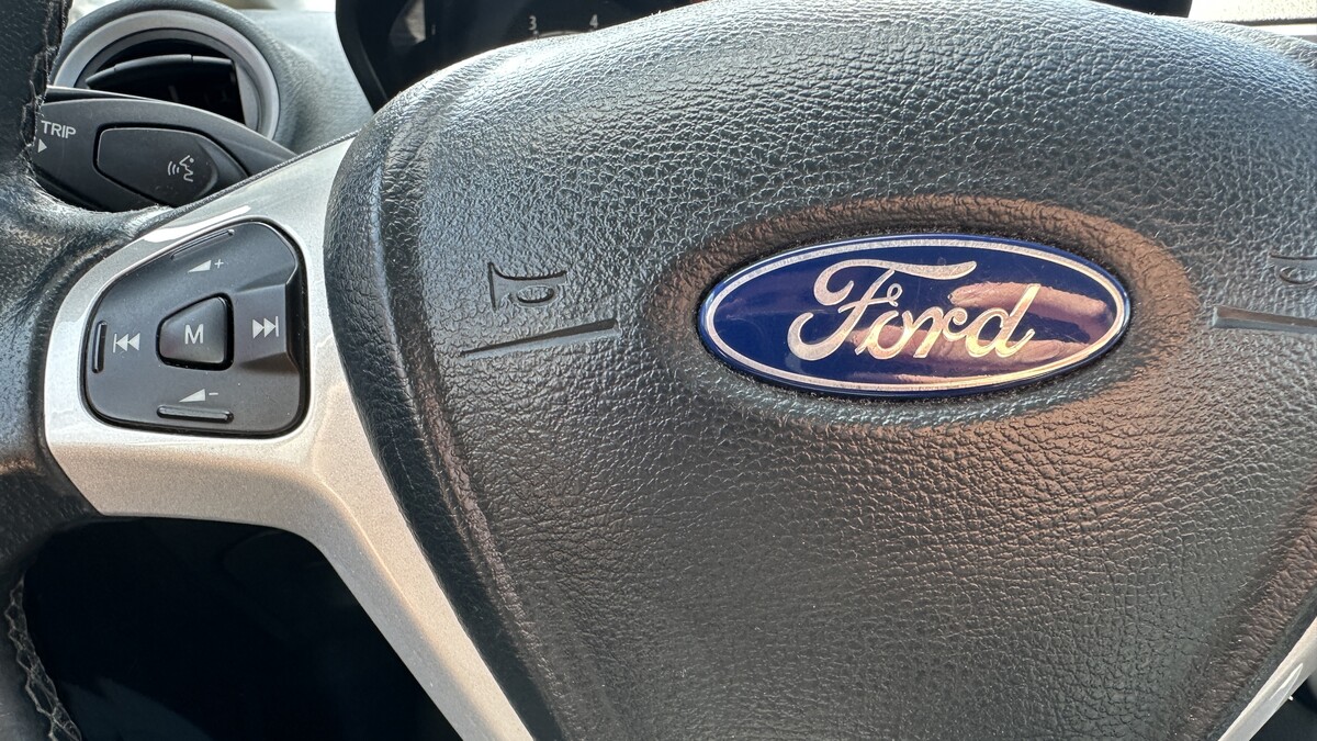 Elbląg Auto Leew LEWANDOWSKI Kupujemy i Sprzedajemy tylko dobre auta Za auta z Polskiego Salonu Płacimy Najwięcej FORD